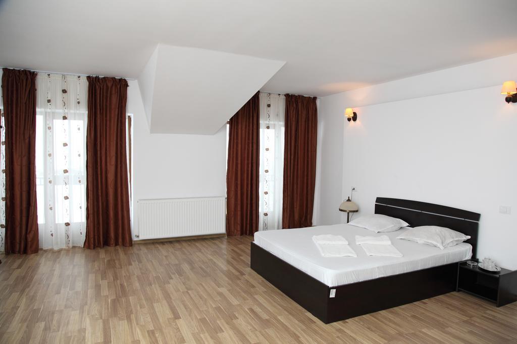 Hotel Rodiv Găeşti Habitación foto